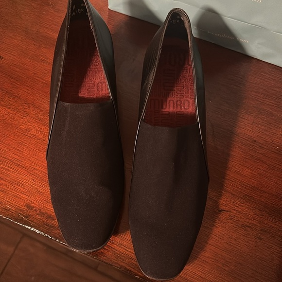 Munro black block heel shoes. EUC size 8.5 - Picture 3 of 7